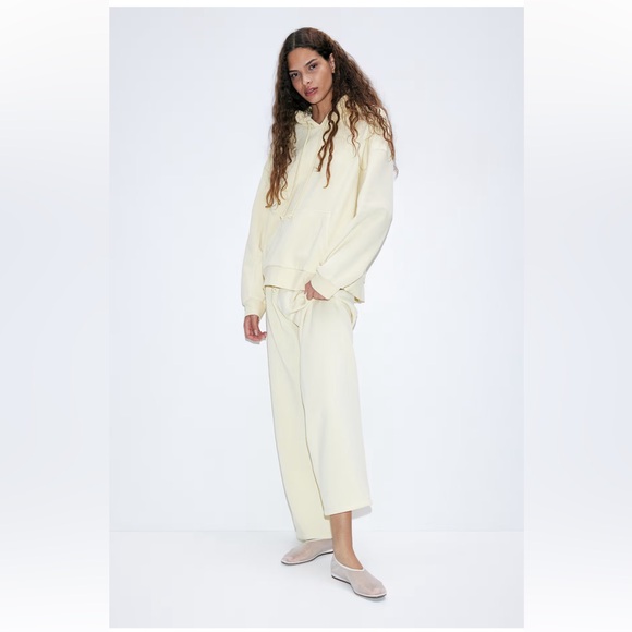 H&M light yellow oversized hoodie - Picture 4 of 6